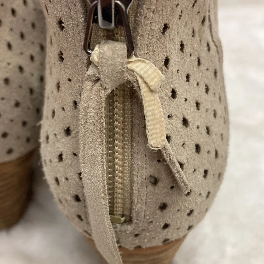 Marc Fisher Suede Booties Size 7.5 M